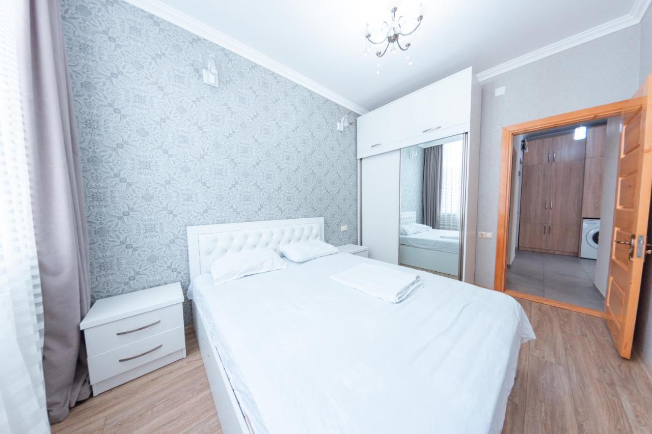 5 Apartment In One Boulding - Near Stadium Батуми Экстерьер фото